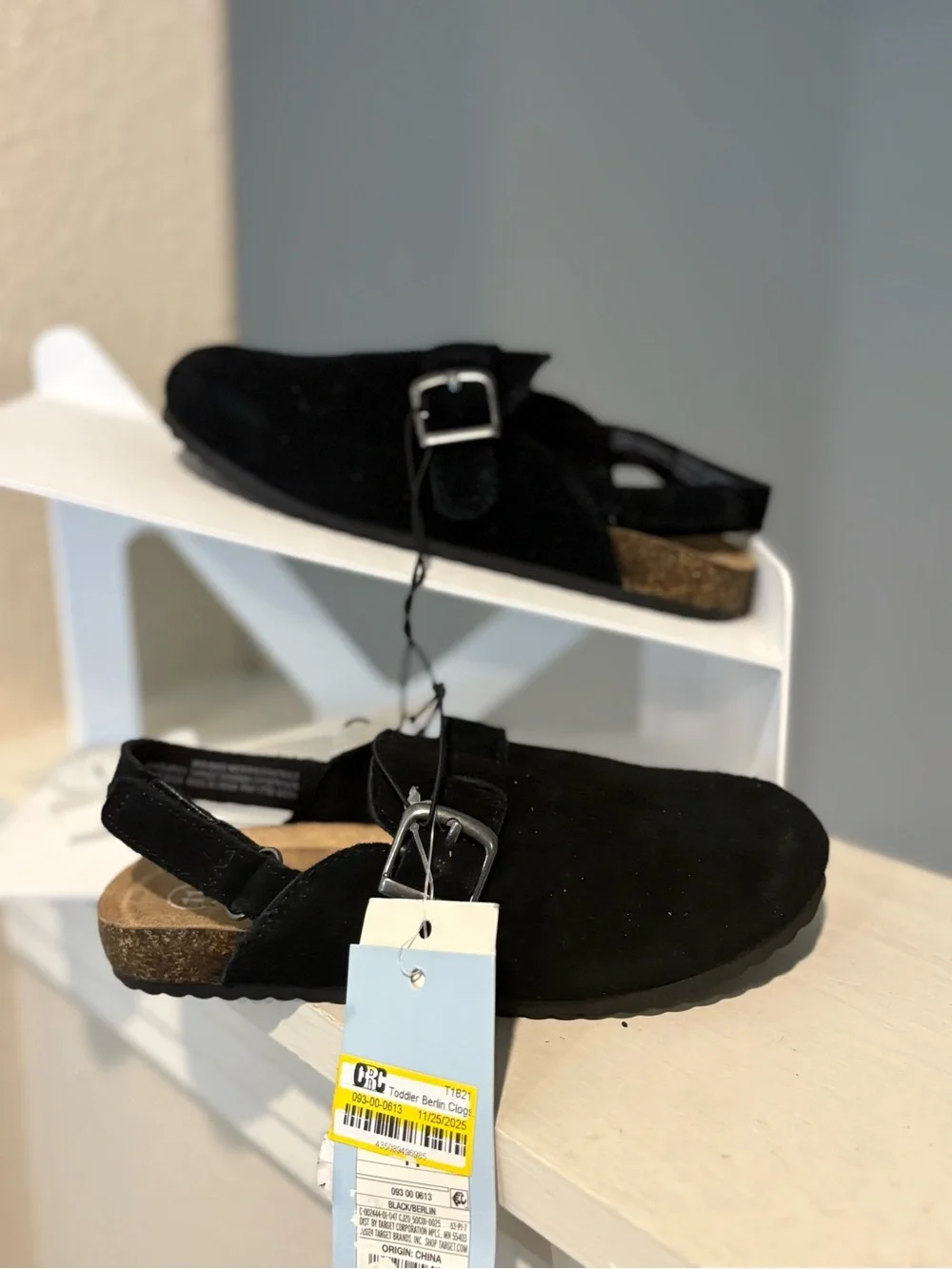 NEW— Toddler Black Berlin Clogs – Cat & Jack Little Girls Size 11